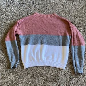 Free❤️ Women’s color block sweater